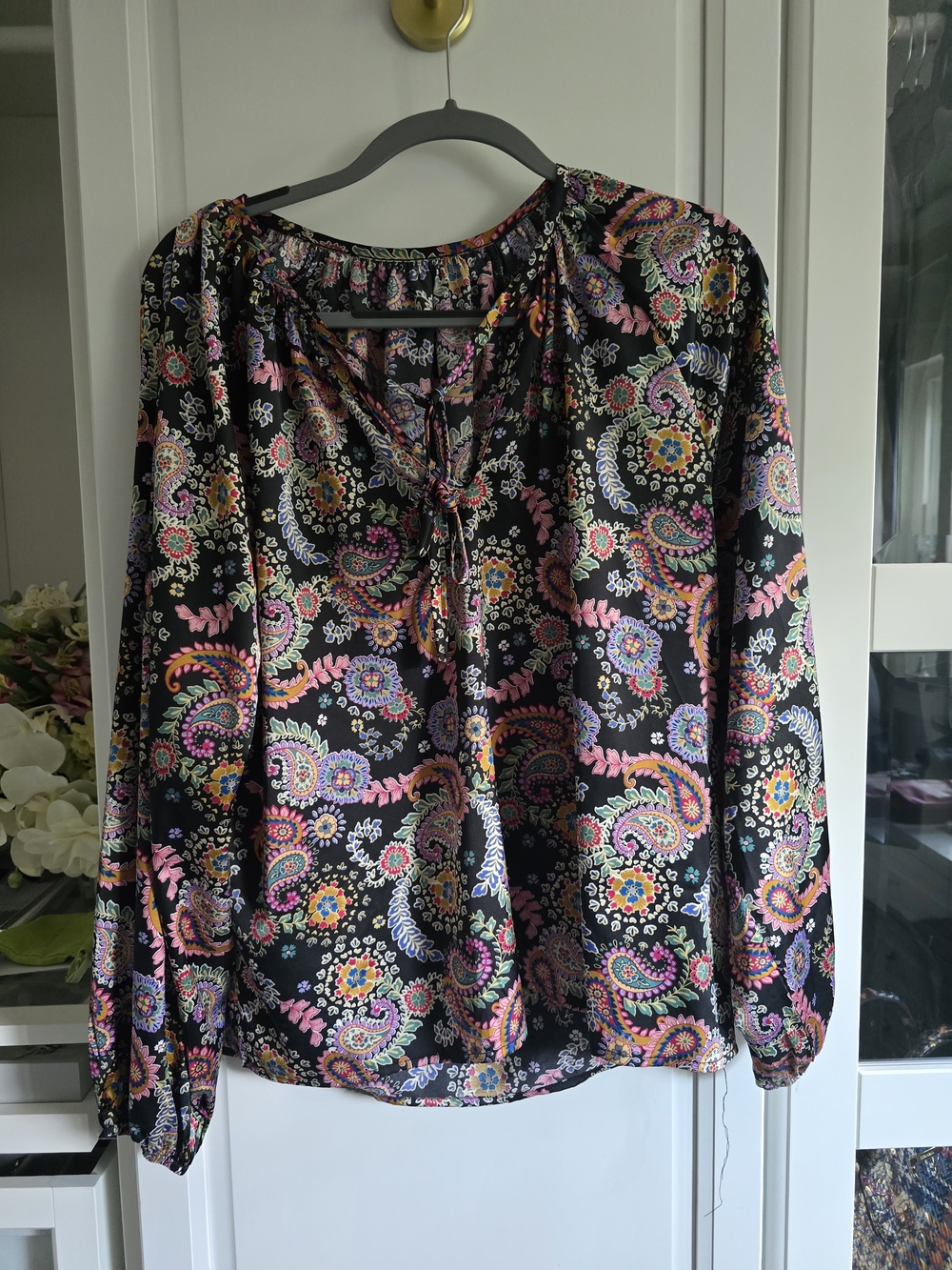 Womens Black Paisley Tie-Neck Blouse - Brand Unspecified